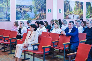 Оксана Набатчикова посетила военный госпиталь